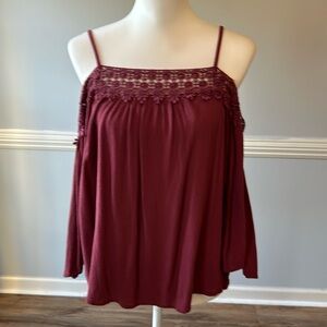Xhilaration burgundy top